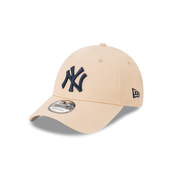 New Era หมวกรุ่น NEW YORK YANKEES OAT MILK 9FORTY CAP
