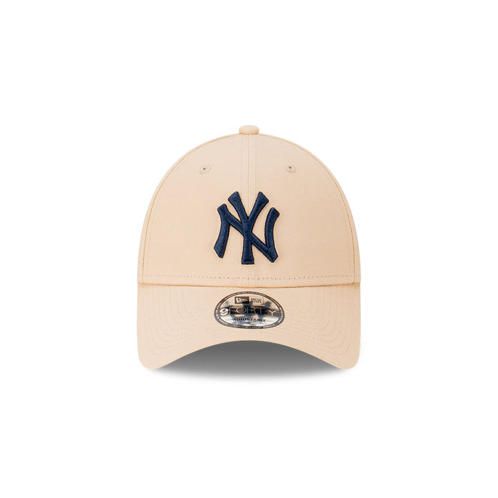 New Era หมวกรุ่น NEW YORK YANKEES OAT MILK 9FORTY CAP
