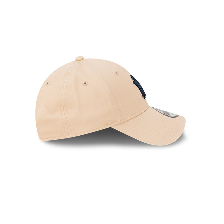 New Era หมวกรุ่น NEW YORK YANKEES OAT MILK 9FORTY CAP