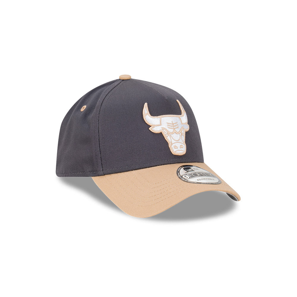 NEW ERA หมวก รุ่น CHICAGO BULLS MIDNIGHT DESERT CAMEL VISOR GRAPHITE 9FORTY AF CAP