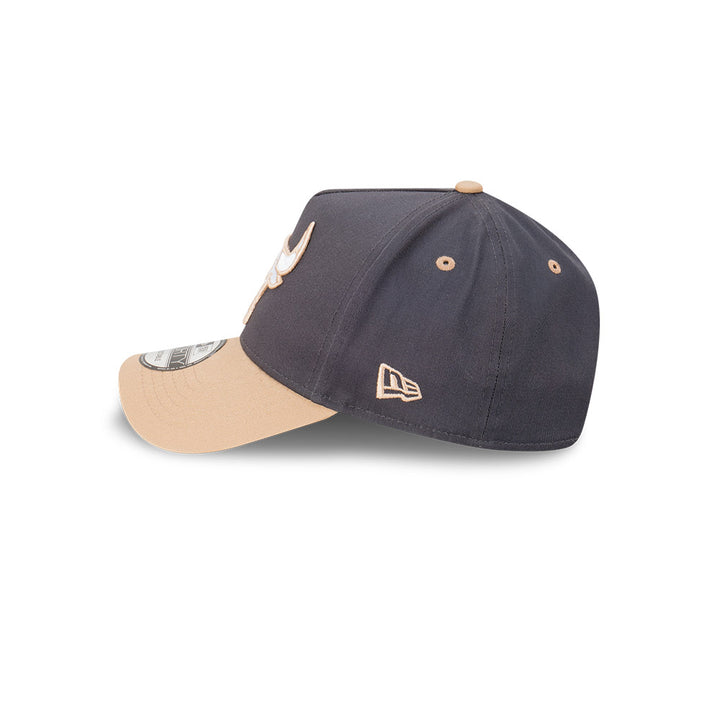 NEW ERA หมวก รุ่น CHICAGO BULLS MIDNIGHT DESERT CAMEL VISOR GRAPHITE 9FORTY AF CAP