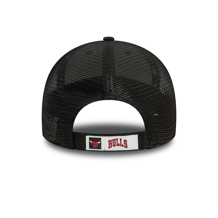 New Era หมวกรุ่น Chicago Bulls Black 9FORTY Trucker Cap