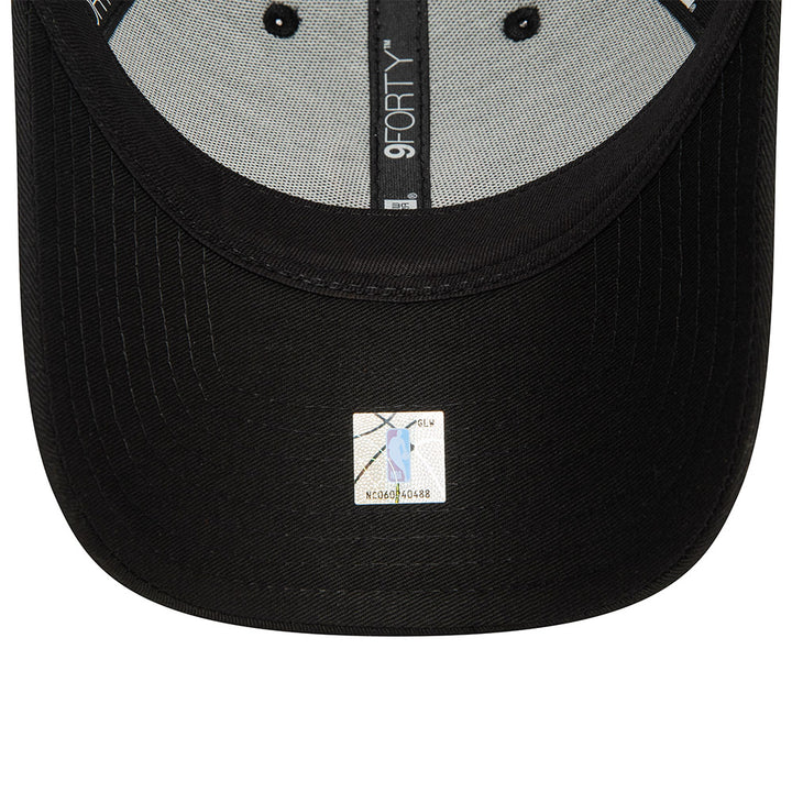 New Era หมวกรุ่น Chicago Bulls Black 9FORTY Trucker Cap