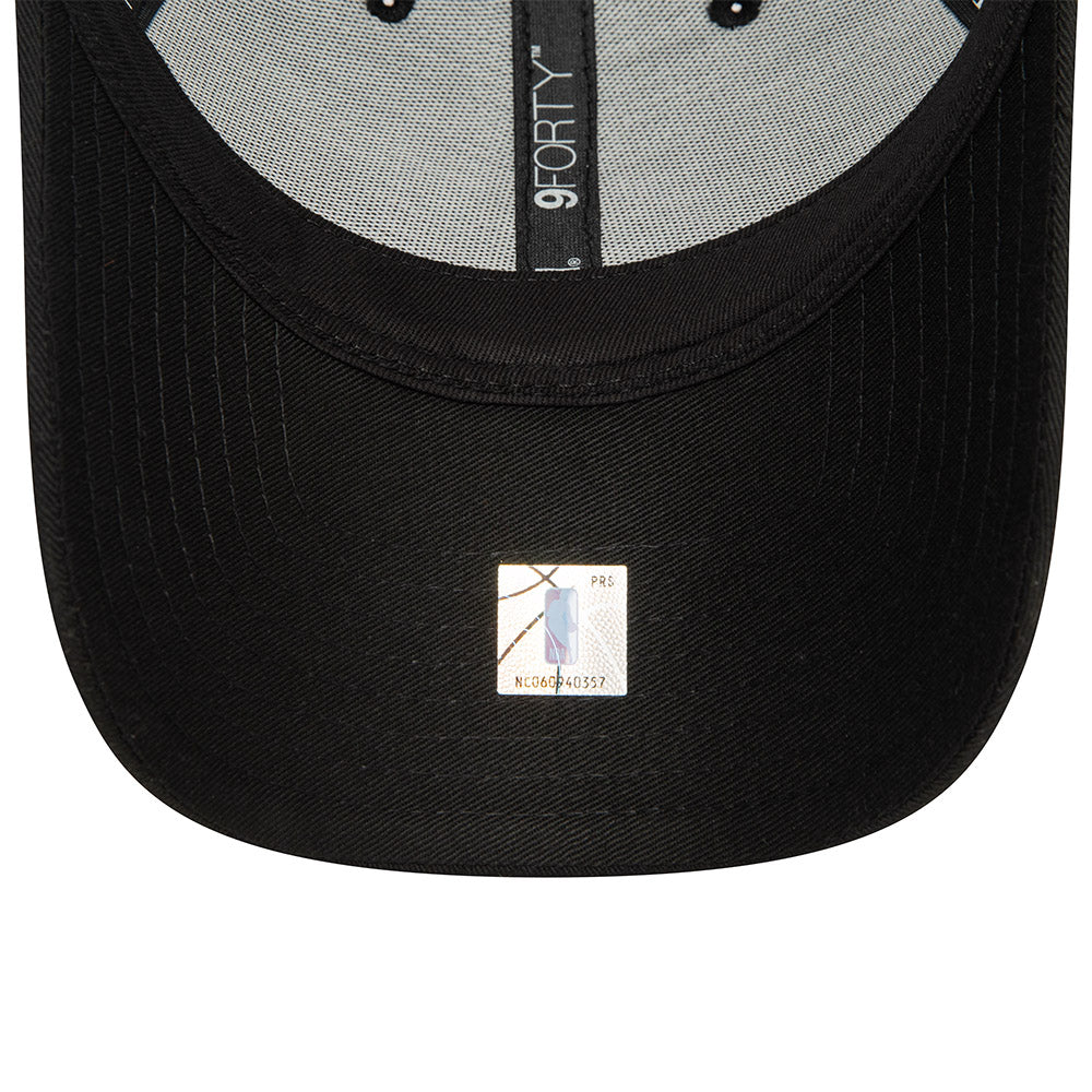 New Era หมวกรุ่น Los Angeles Lakers Black 9FORTY Trucker Cap
