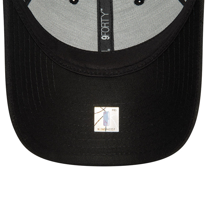 New Era หมวกรุ่น Los Angeles Lakers Black 9FORTY Trucker Cap