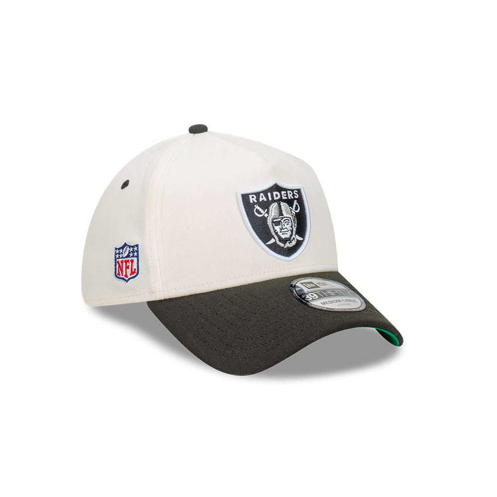 New Era หมวกรุ่น Las Vegas Raiders 2-Tone Black Visor Chrome White 39THIRTY A-Frame Cap