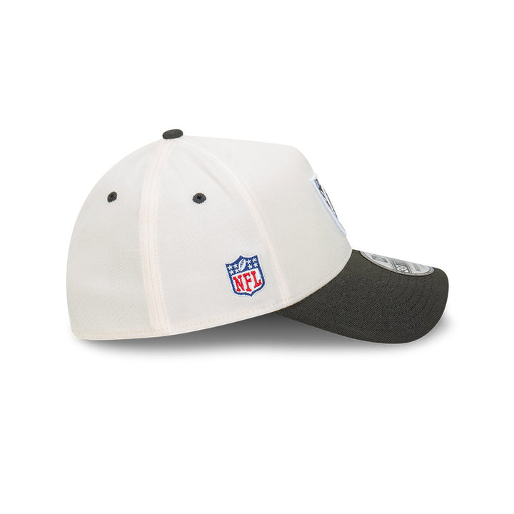 New Era หมวกรุ่น Las Vegas Raiders 2-Tone Black Visor Chrome White 39THIRTY A-Frame Cap