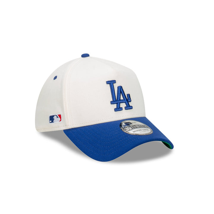 New Era หมวกรุ่น Los Angeles Dodgers 2-Tone Dark Royal Visor Chrome White 39THIRTY A-Frame Cap