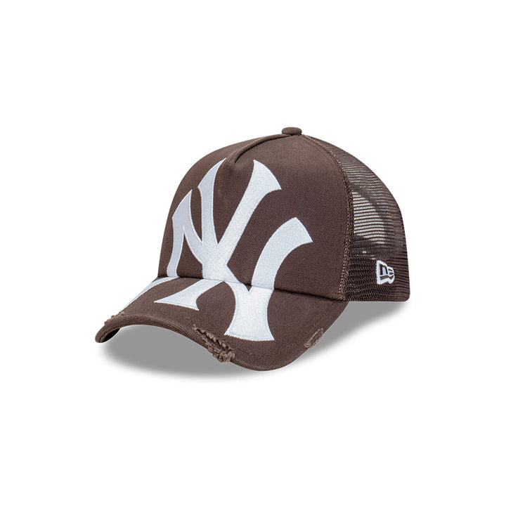 New Era หมวกรุ่น New York Yankees Oversized Distres 9Forty A-Frame Trucker Cap