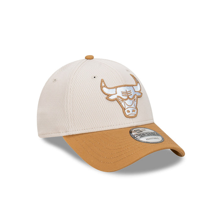 New Era หมวกรุ่น Chicago Bulls Dashmark 2-Tone Wheat Visor Stone 9Forty Cap
