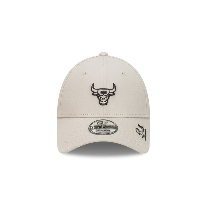 New Era หมวกรุ่น Chicago Bulls Black Visor Script Stone 9FORTY Cap