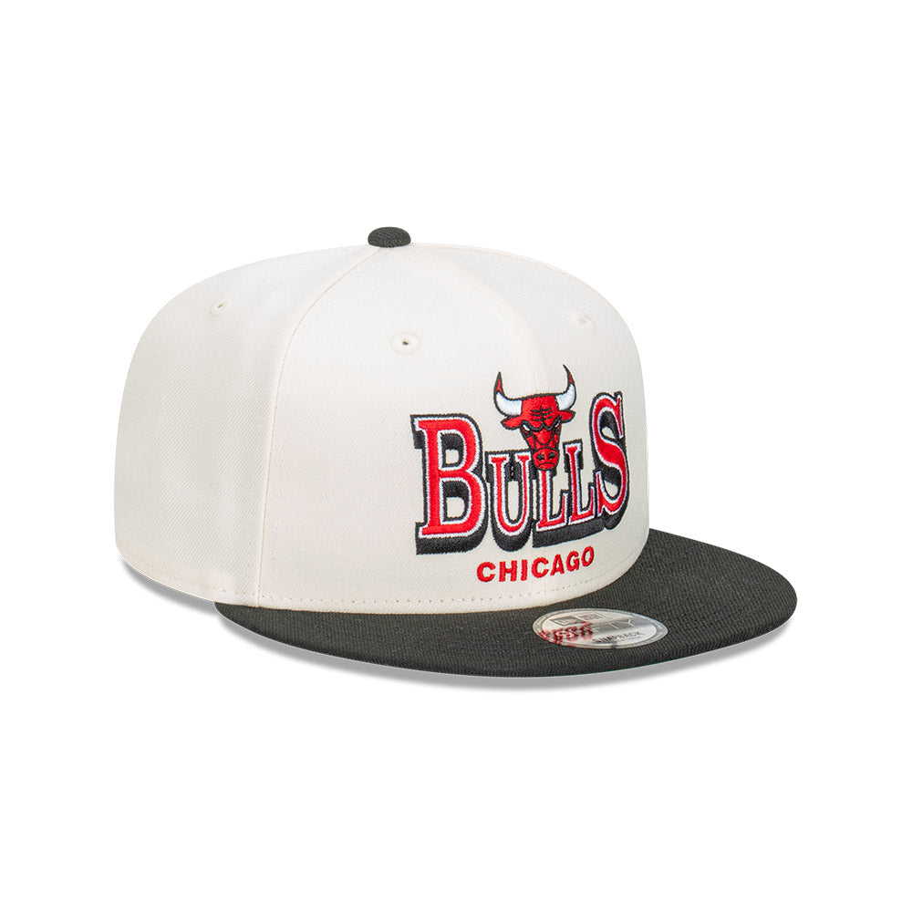 New Era หมวกรุ่น Chicago Bulls Stack Script 2-Tone Black Visor Chrome White 9FIFTY Cap