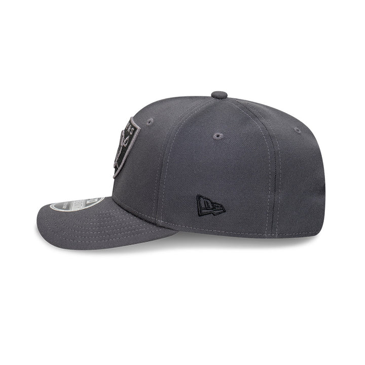 New Era หมวกรุ่น Las Vegas Raiders Carbon Steel Dark Gray 9Seventy Stretch-Snap Cap