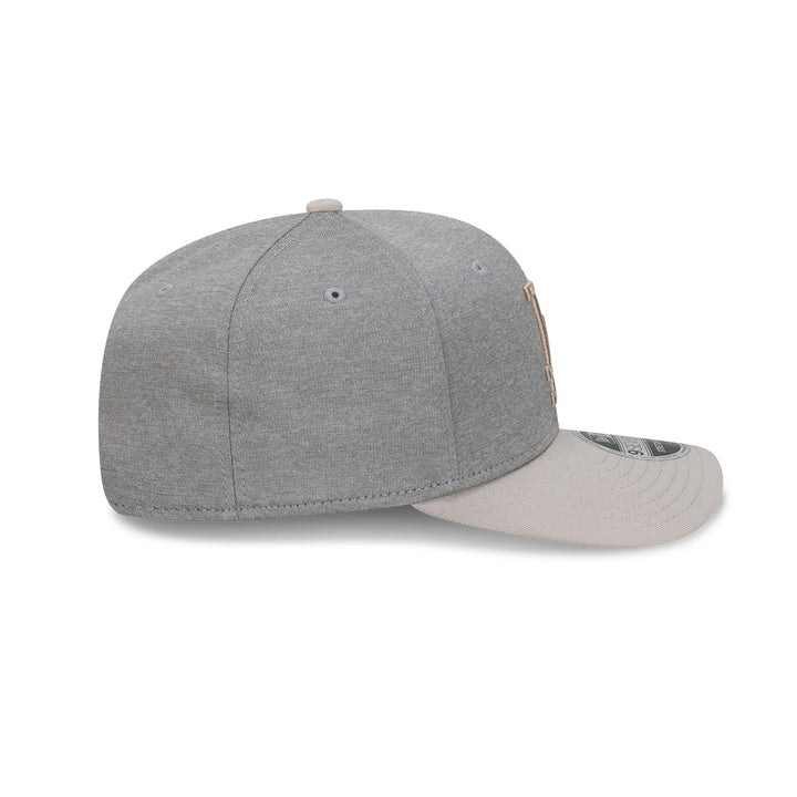 New Era หมวกรุ่น Los Angeles Dodgers Shadow Tech 2-Tone Stone Visor Gray 9SEVENTY Stretch-Snap Cap