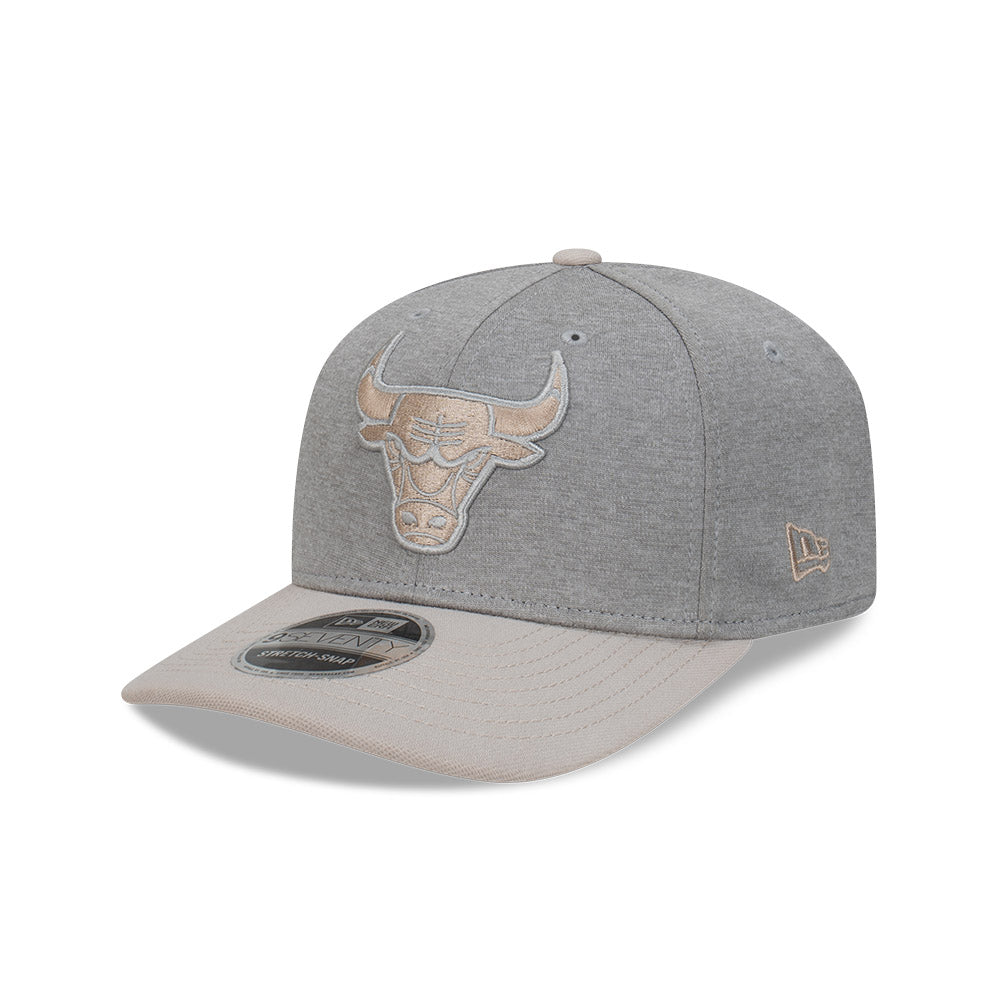 New Era หมวกรุ่น Chicago Bulls Shadow Tech 2-Tone Stone Visor Gray 9SEVENTY Stretch-Snap Cap