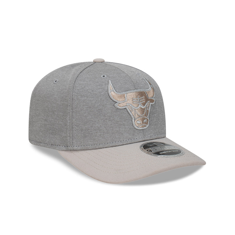 New Era หมวกรุ่น Chicago Bulls Shadow Tech 2-Tone Stone Visor Gray 9SEVENTY Stretch-Snap Cap