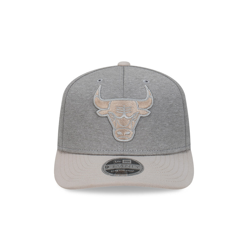 New Era หมวกรุ่น Chicago Bulls Shadow Tech 2-Tone Stone Visor Gray 9SEVENTY Stretch-Snap Cap