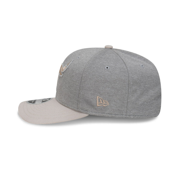 New Era หมวกรุ่น Chicago Bulls Shadow Tech 2-Tone Stone Visor Gray 9SEVENTY Stretch-Snap Cap