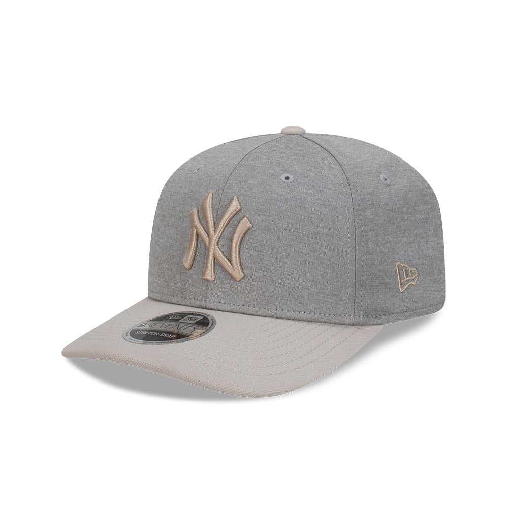 New Era หมวกรุ่น New York Yankees Shadow Tech 2-Tone Stone Visor Gray 9SEVENTY Stretch-Snap Cap