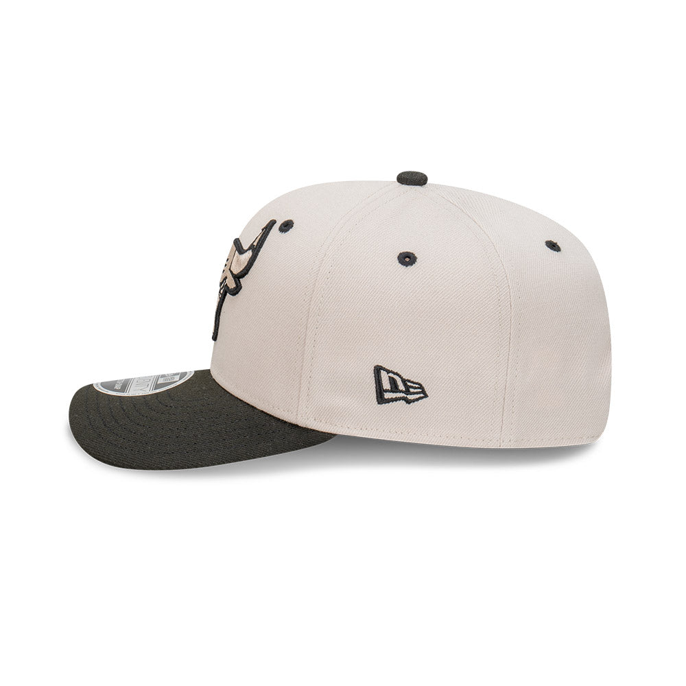 New Era หมวกรุ่น Chicago Bulls Stone Black 2-Tone 9Seventy Stretch Snap Cap