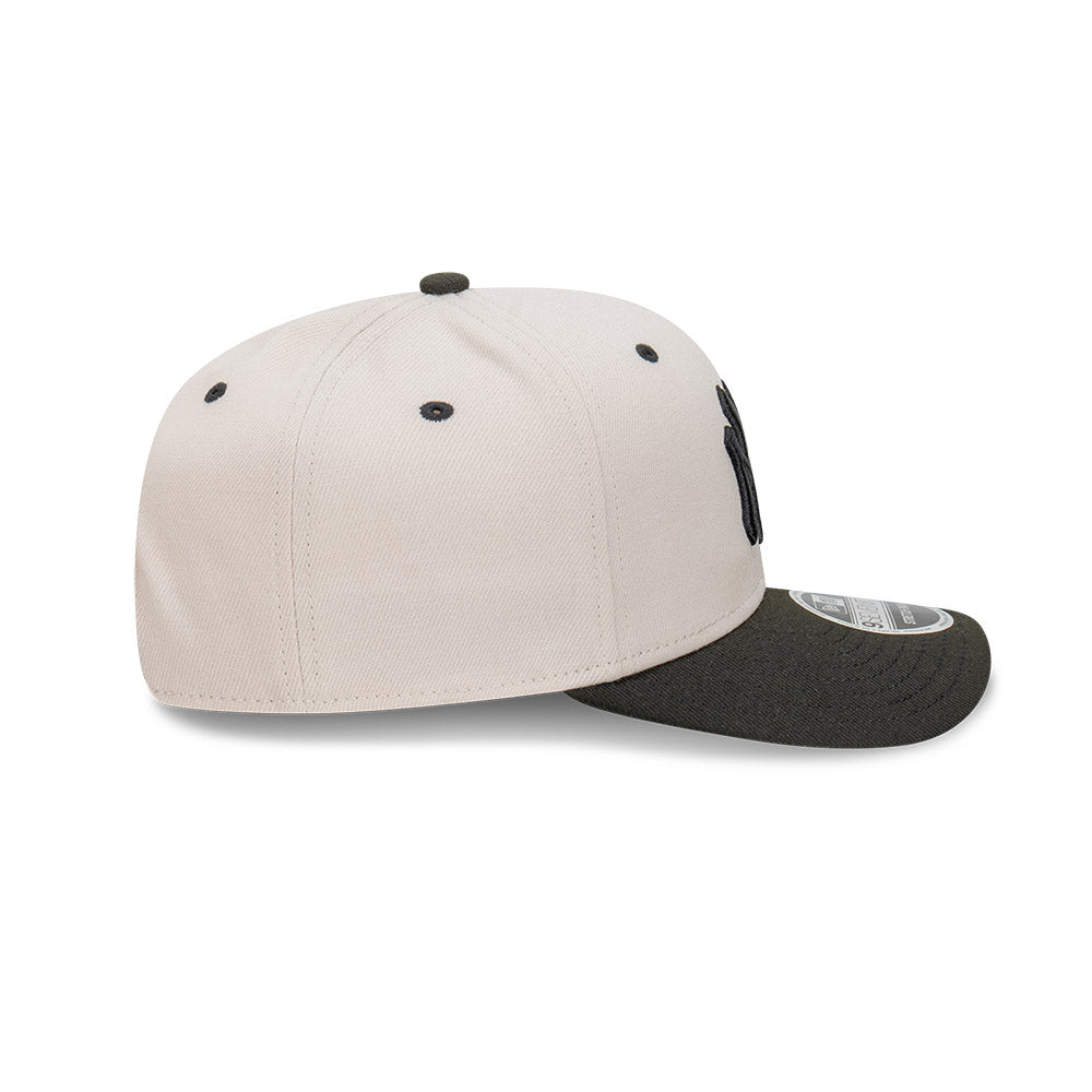 New Era หมวกรุ่น New York Yankees Stone Black 2-Tone 9Seventy Stretch Snap Cap