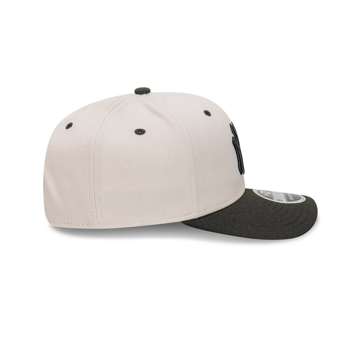 New Era หมวกรุ่น New York Yankees Stone Black 2-Tone 9Seventy Stretch Snap Cap