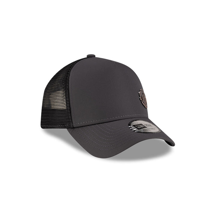 New Era หมวกรุ่น Manchester United EMEA Team Sport Graphite 9Forty E-Frame Trucker Cap