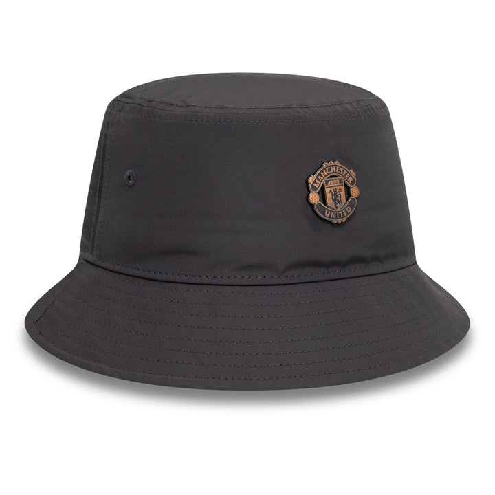 New Era หมวกรุ่น Manchester United EMEA Team Sport Graphite Bucket Cap