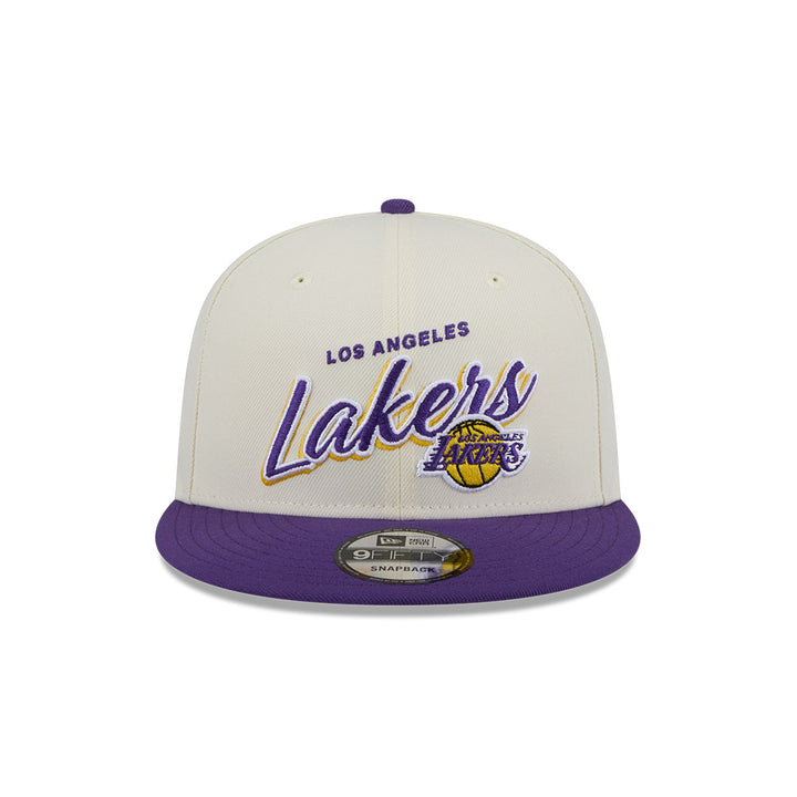 New Era หมวกรุ่น Los Angeles Lakers Nba Script 2-Tone True Purple Visor Chrome White 9Fifty Cap