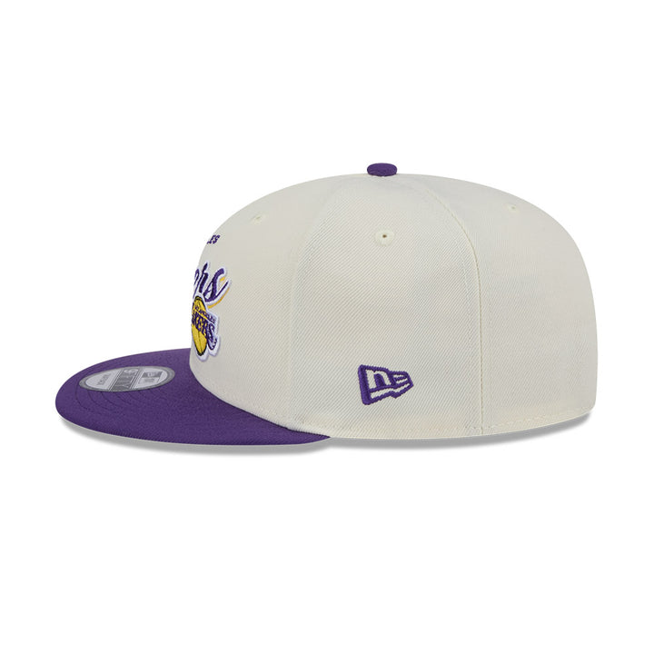 New Era หมวกรุ่น Los Angeles Lakers Nba Script 2-Tone True Purple Visor Chrome White 9Fifty Cap