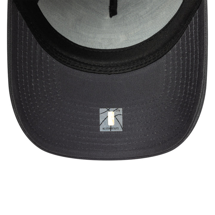 New Era หมวกรุ่น CHICAGO BULLS TONAL OUTLINE GRAPHITE 9FORTY EF CAP