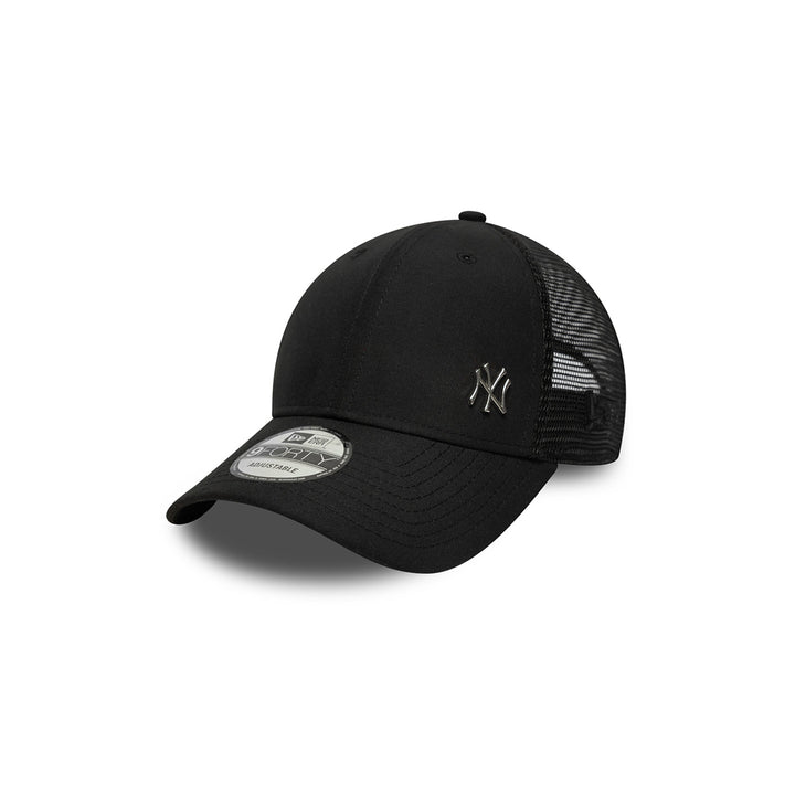 New Era หมวกรุ่น New York Yankees Flawless Mesh Black 9Forty Trucker Cap