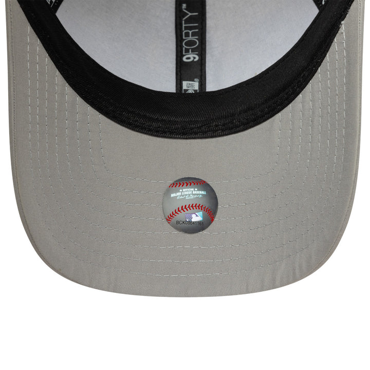New Era หมวกรุ่น New York Yankees Flawless Mesh Gray 9Forty Trucker Cap