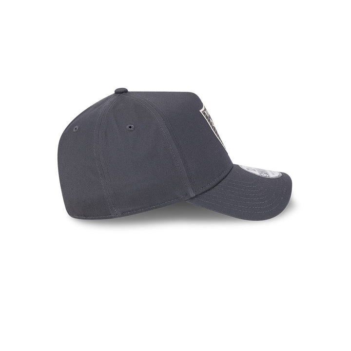 New Era หมวกรุ่น Las Vegas Raiders Earth Tonal Chainstitch Graphite 9Forty Af Cap