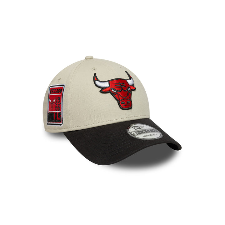 New Era หมวกรุ่น CHICAGO BULLS CONTRAST PATCH STONE 9FORTY CAP