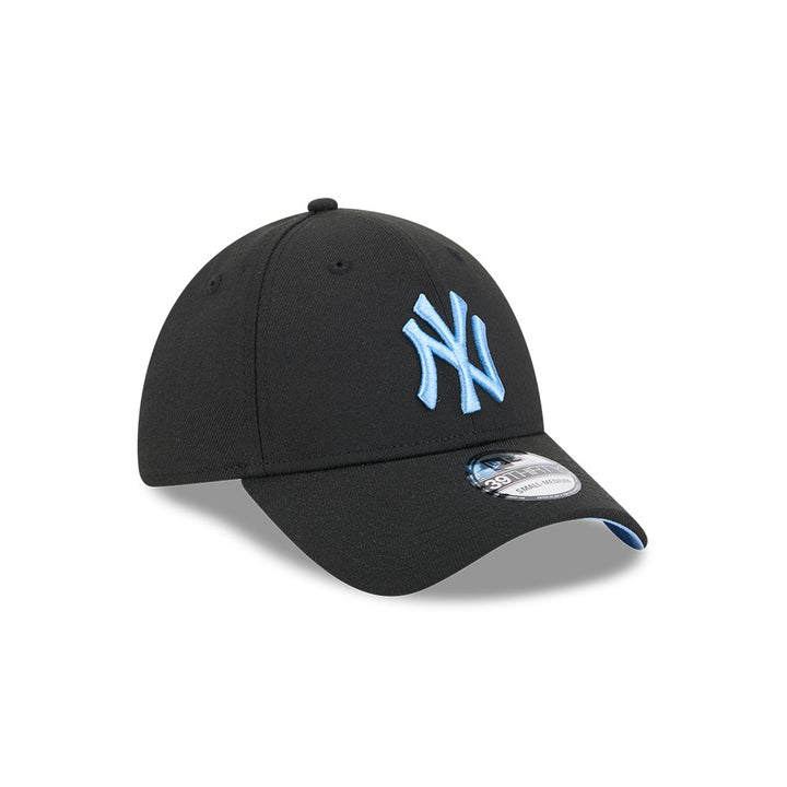 หมวกแก๊ป New Era รุ่น New York Yankees Sky Blue Pack Black 39Thirty Cap