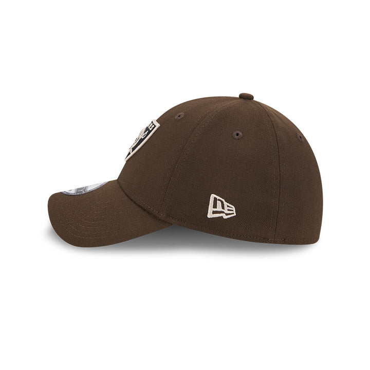 New Era หมวกรุ่น LAS VEGAS RAIDERS WALNUT BLACK STONE MOSS 39THIRTY CAP