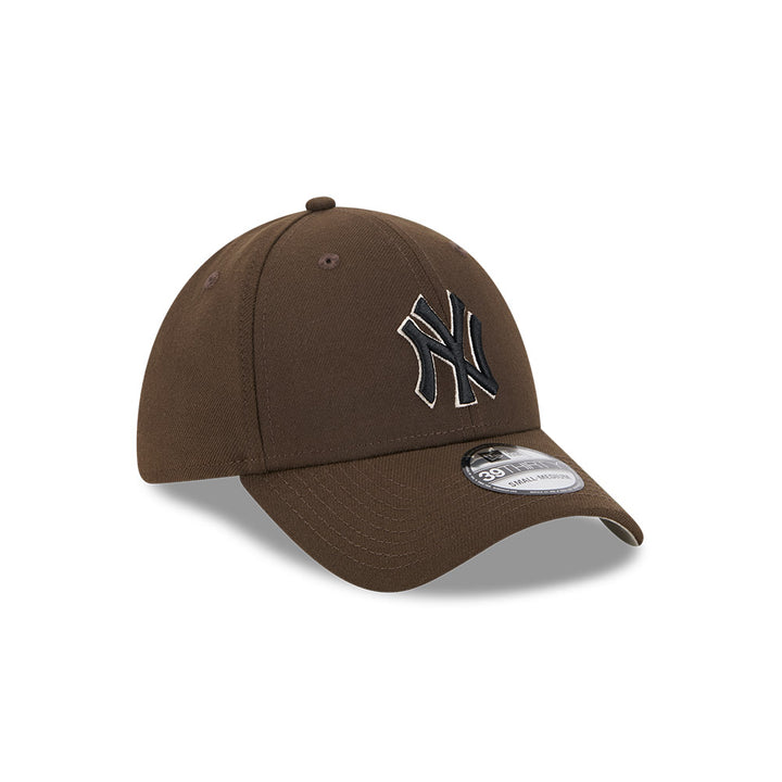New Era หมวกรุ่น NEW YORK YANKEES WALNUT BLACK STONE MOSS 39THIRTY CAP