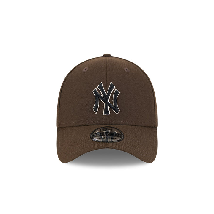 New Era หมวกรุ่น NEW YORK YANKEES WALNUT BLACK STONE MOSS 39THIRTY CAP