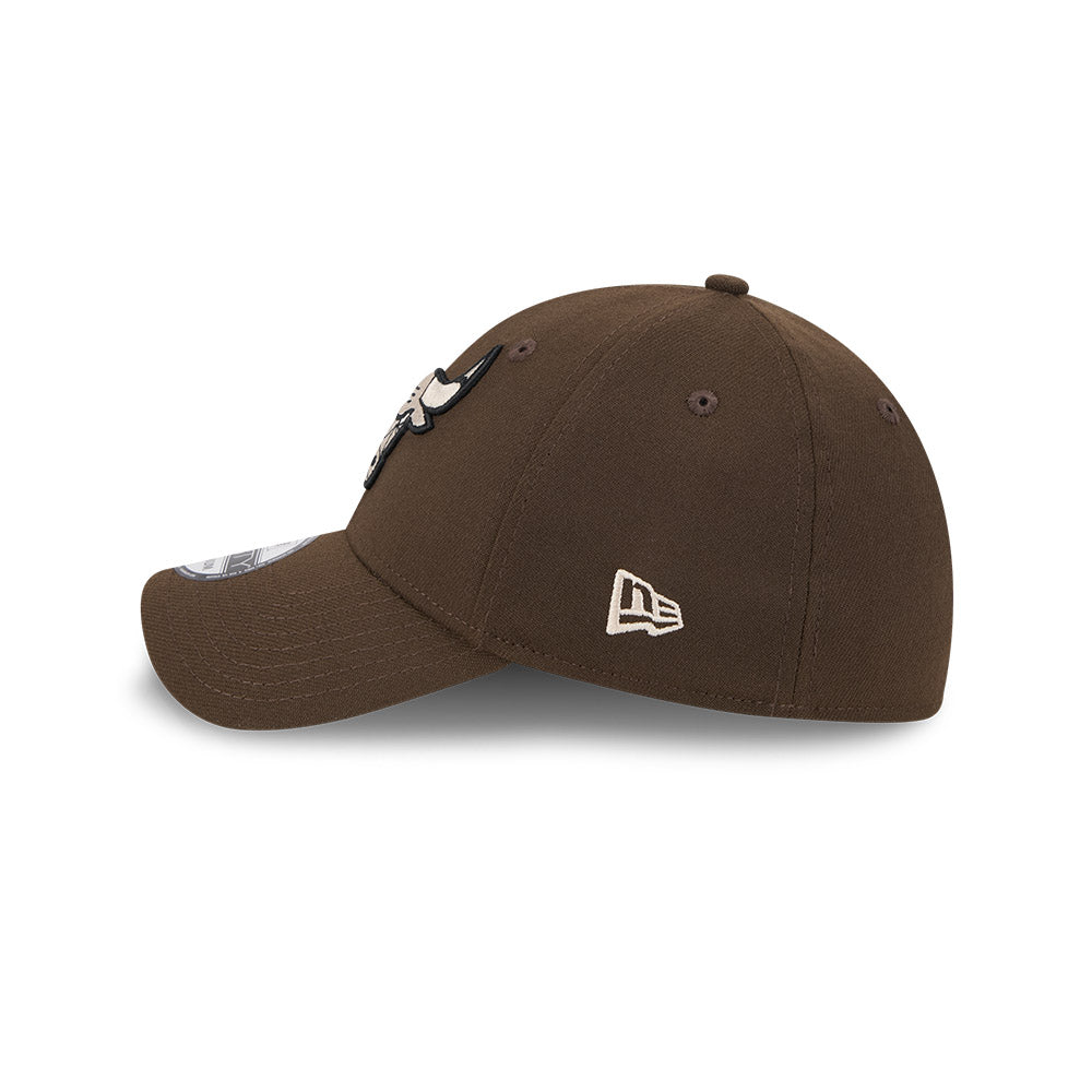 New Era หมวกรุ่น CHICAGO BULLS WALNUT BLACK STONE MOSS 39THIRTY CAP