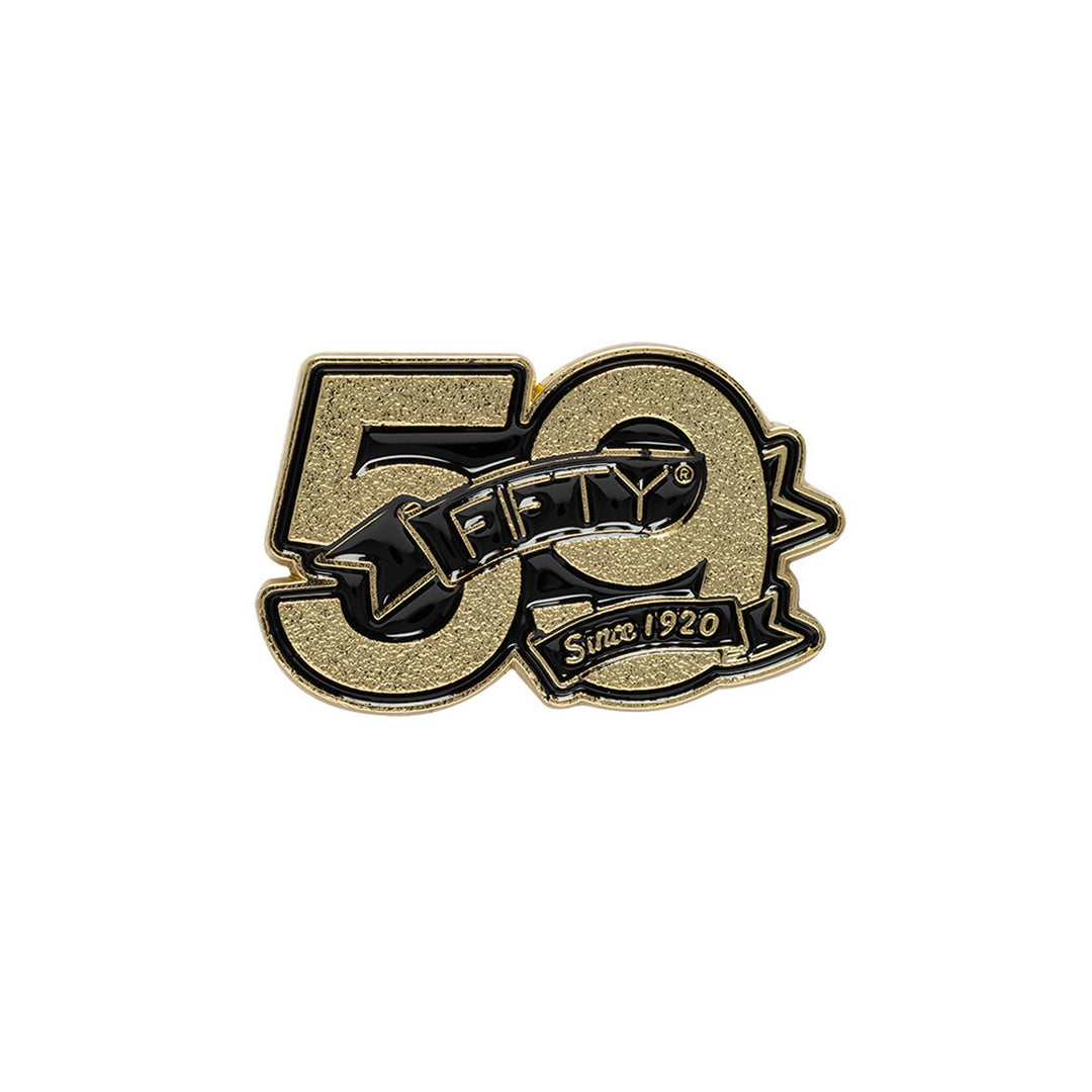 New Era เข็มติดหมวกรุ่น New Era 59FIFTY Day 2025 Banner Logo Black and Gold Pin