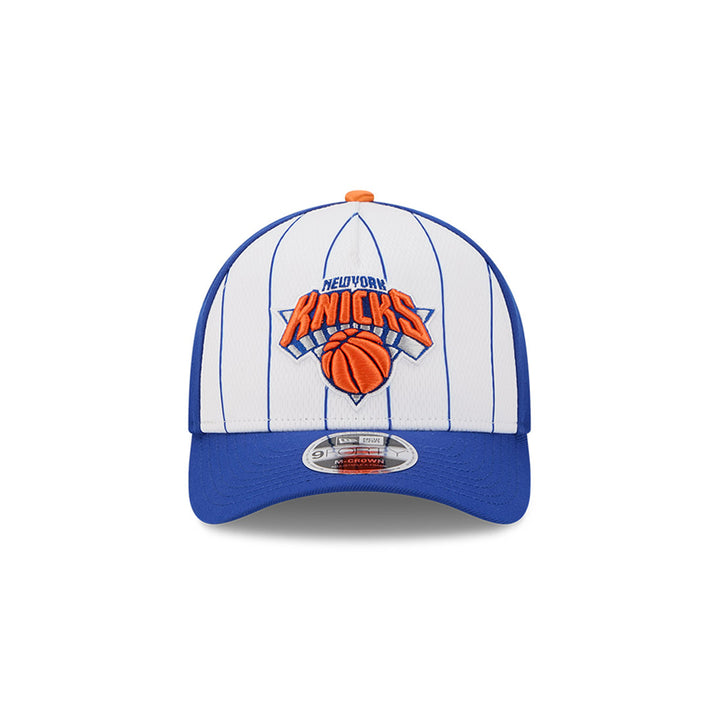 New Era หมวกรุ่น New York Knicks Nba Tip Off Fw25 Med Blue 9Forty M Crown A-Frame Cap