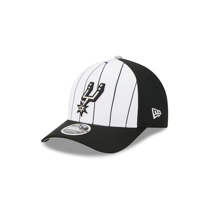 New Era หมวกรุ่น San Antonio Spurs Nba Tip Off Fw25 Black 9Forty M Crown A-Frame Cap
