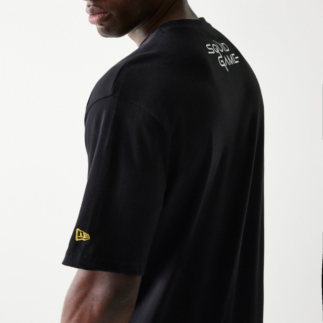 New Era เสื้อยืดแขนสั้นรุ่น New Era X Netflix Squid Game Black Oversized Short Sleeve T-Shirt