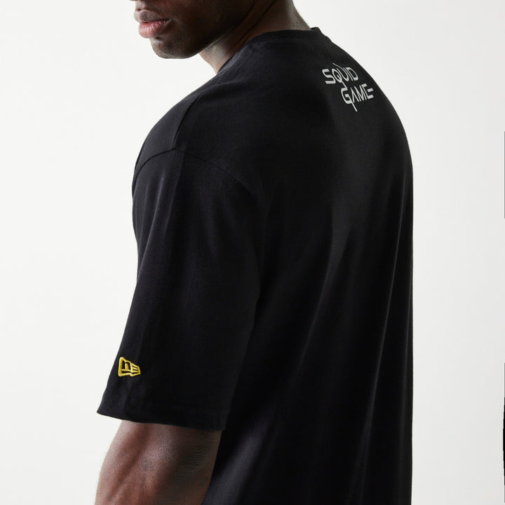 New Era เสื้อยืดแขนสั้นรุ่น New Era X Netflix Squid Game Black Oversized Short Sleeve T-Shirt