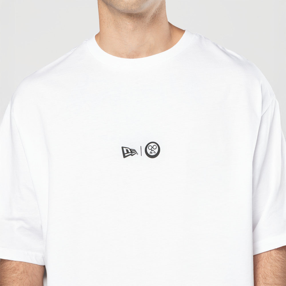 New Era เสื้อยืดแขนสั้นรุ่น New Era X Sakamoto Days White Oversized Short Sleeve Tee
