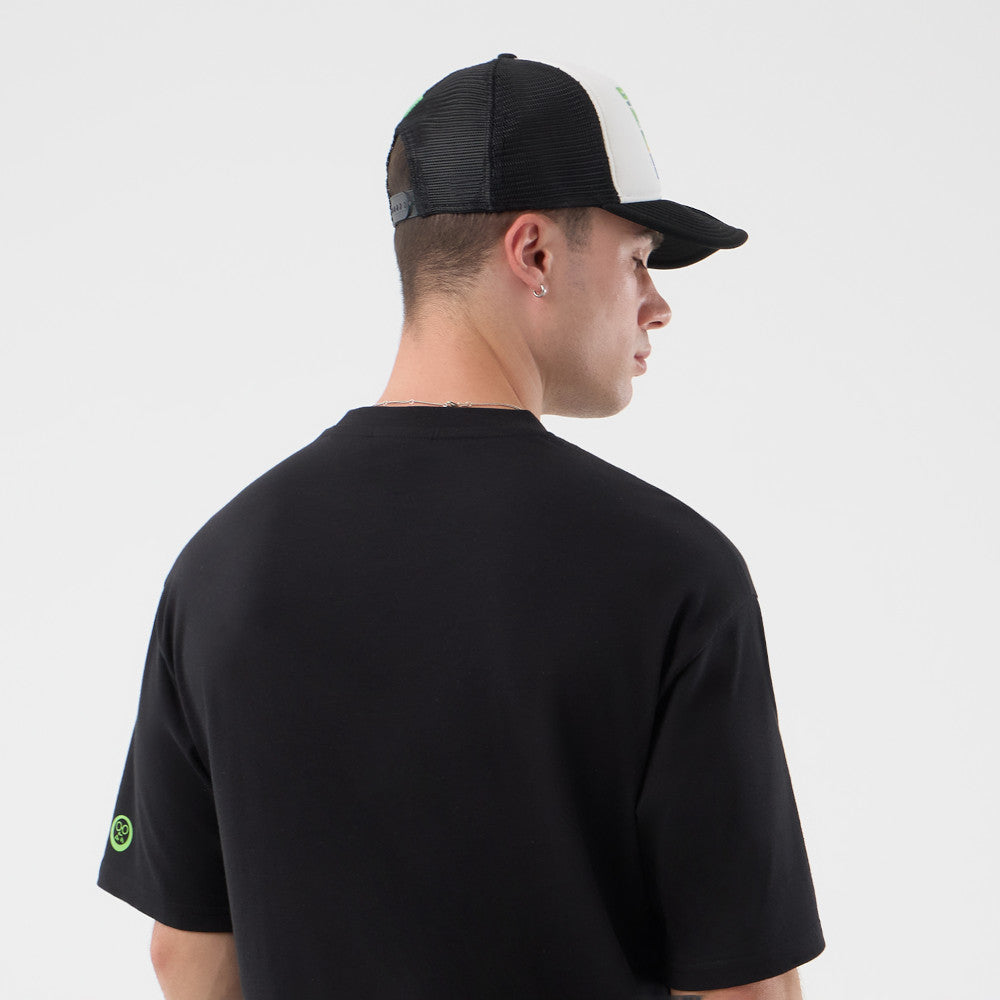 New Era เสื้อยืดแขนสั้นรุ่น New Era X Sakamoto Days Black Oversized Short Sleeve Tee