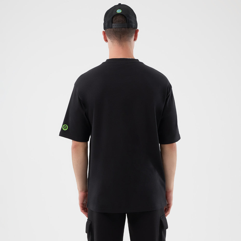 New Era เสื้อยืดแขนสั้นรุ่น New Era X Sakamoto Days Black Oversized Short Sleeve Tee