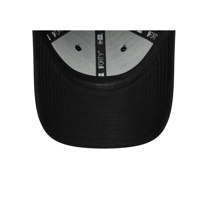 New Era หมวกรุ่น Liverpool Core Black And White 9Forty Cap