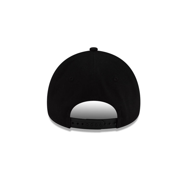 New Era หมวกรุ่น New Era X Netflix Stranger Things White And Black 9Forty E-Frame Cap